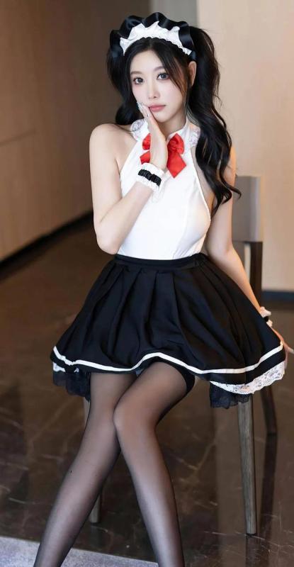 丝袜魅力大比拼：哪一款最能俘获目光？