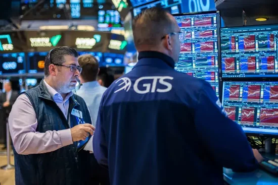 开盘：美股周五低开 以色列袭击伊朗致油价飙升